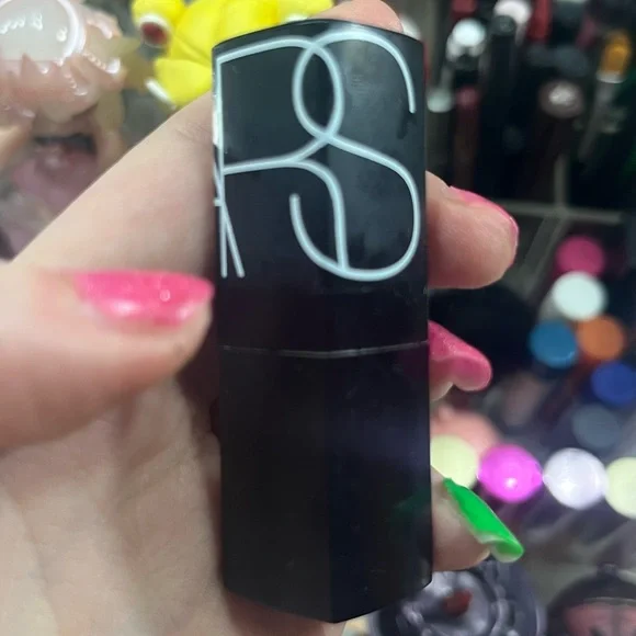 NARS Hot Pink Lipstick - Picture 3 of 4